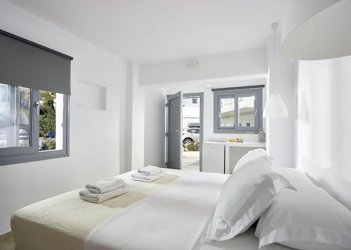 Kythnos Bay Λουτρά