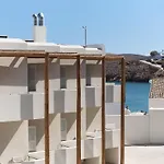 Kythnos Bay Loutrá