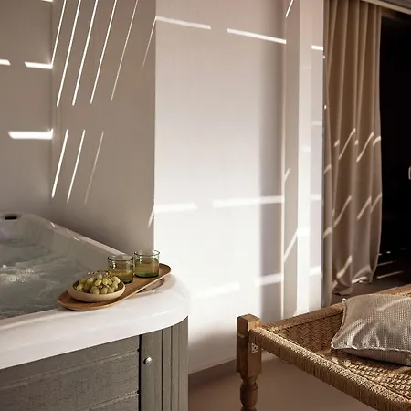 Kythnos Bay Hotel 3*
